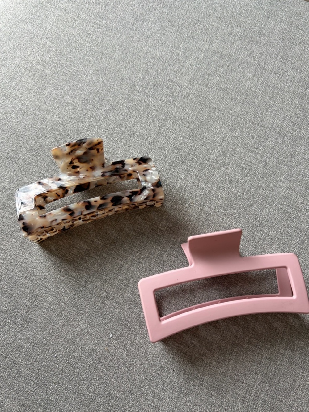 Claw clips (2)